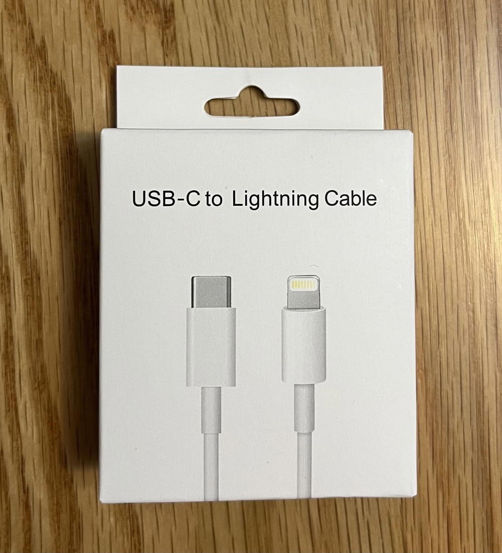 Cable iPhone USB-C to lightning  Preview Image