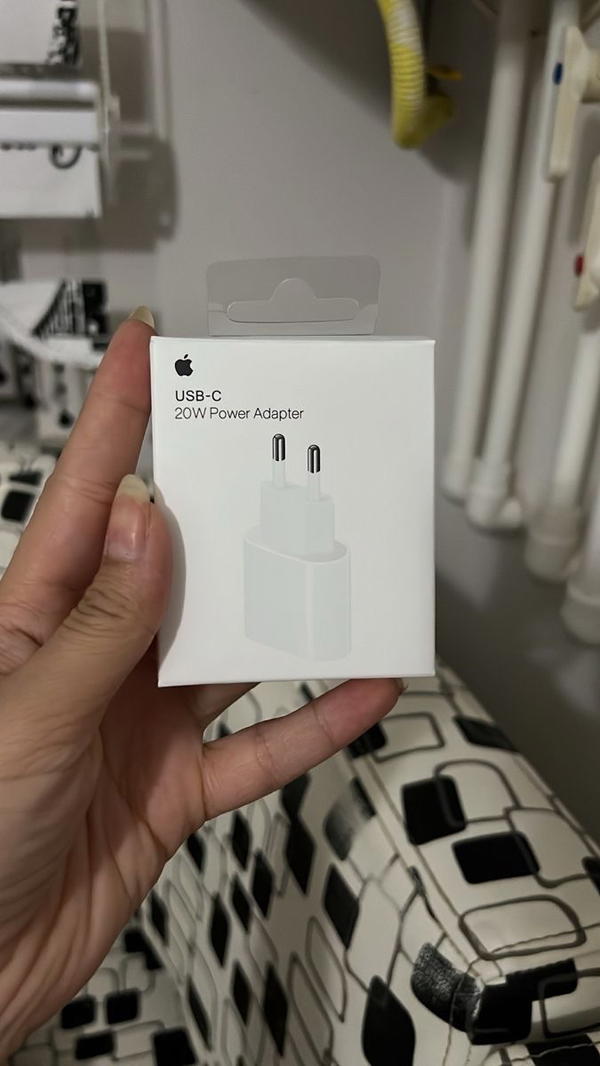 Power Adapter 20W Image 2 Preview