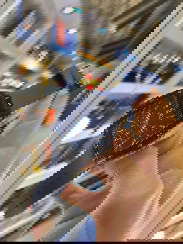 GUESS  Image 4 Preview