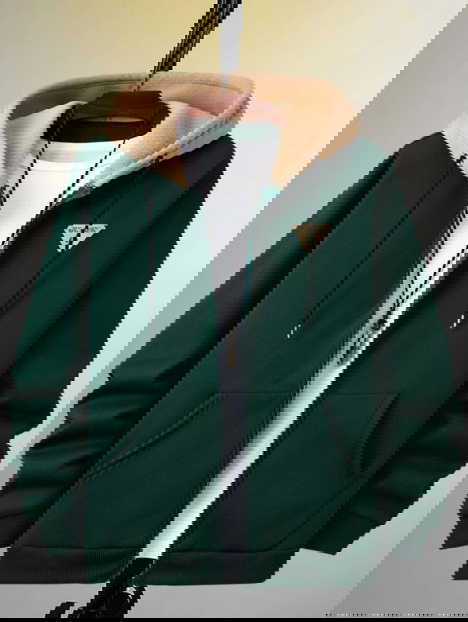 سويت شيرت برادا Preview Image