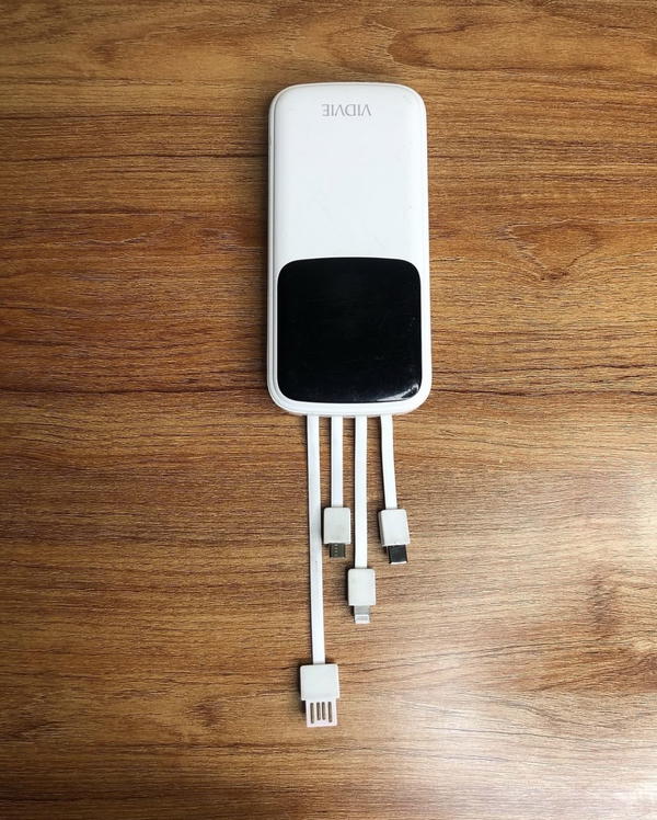  باور بانك يحتوي على 4 كبلات مدمجة مع أطراف توصيل - USB 10000mAh اصلي بشاشة ديجيتال Image 3 Preview