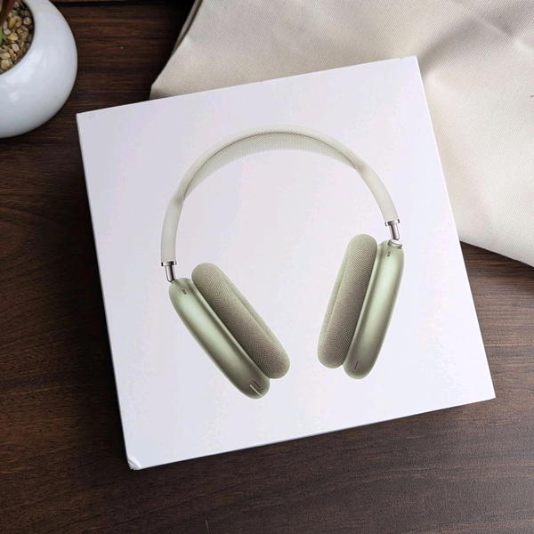 AirPods Max Green  Image 1 Preview