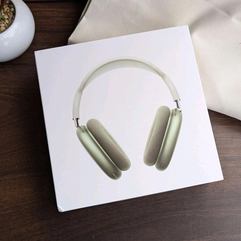AirPods Max Green Preview Image