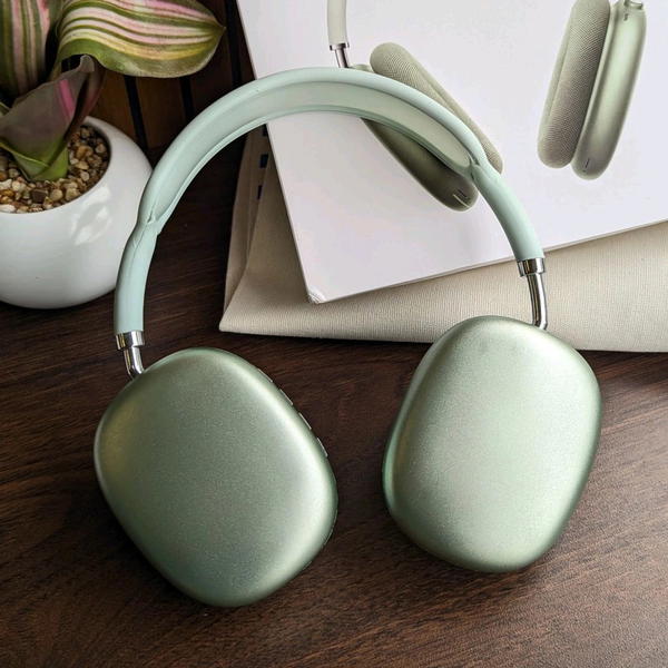 AirPods Max Green  Image 3 Preview