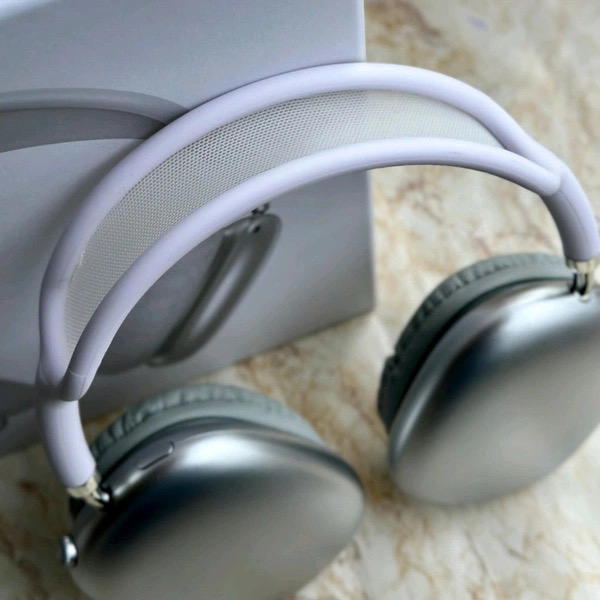AirPods Max White Image 2 Preview