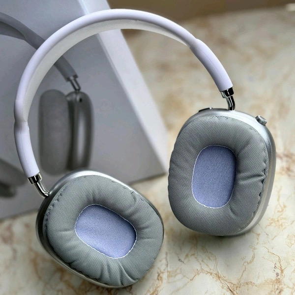 AirPods Max White Image 6 Preview