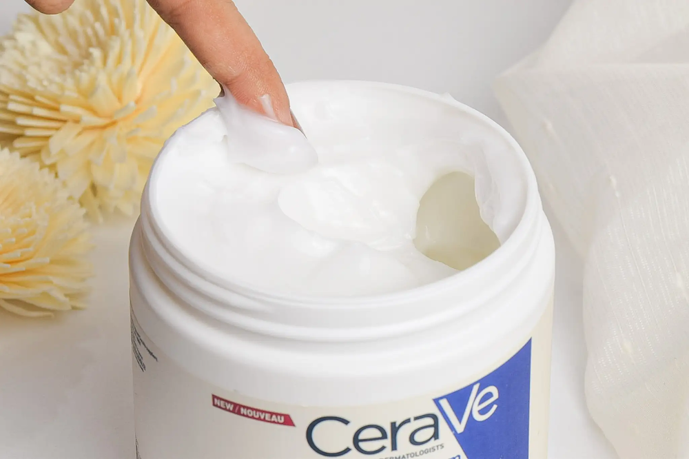 كريم مرطب (ماركة CeraVe)معتمد من قبل اعضاء جمعية الإكزيما الفرنسية Preview Image