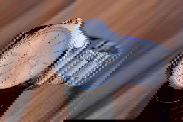 ️ساعة معدن تيسوت Image 2 Preview