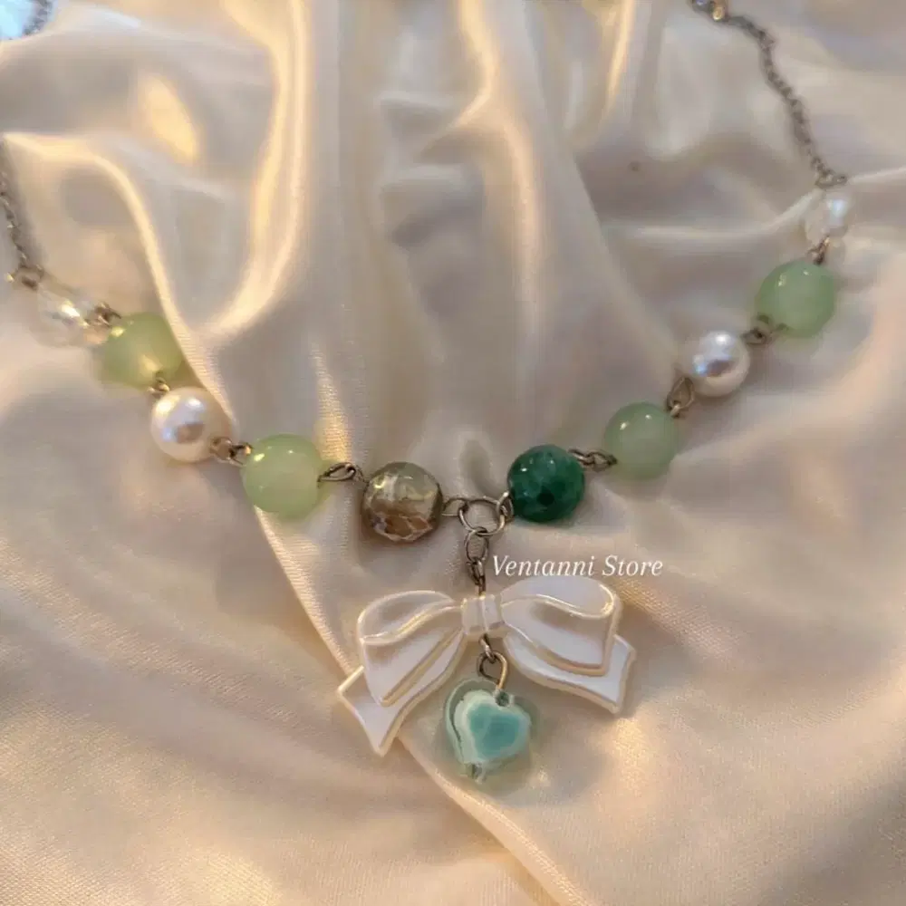 Aesthetic Necklace 🎀✨ Preview Image