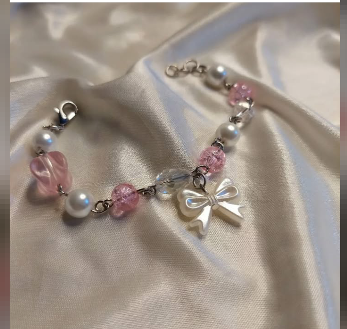 Ribbon 🎀 Bracelet Preview Image