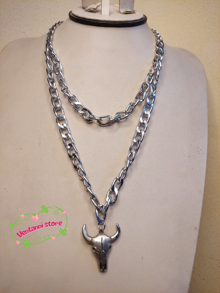 Dark necklace ox Preview Image