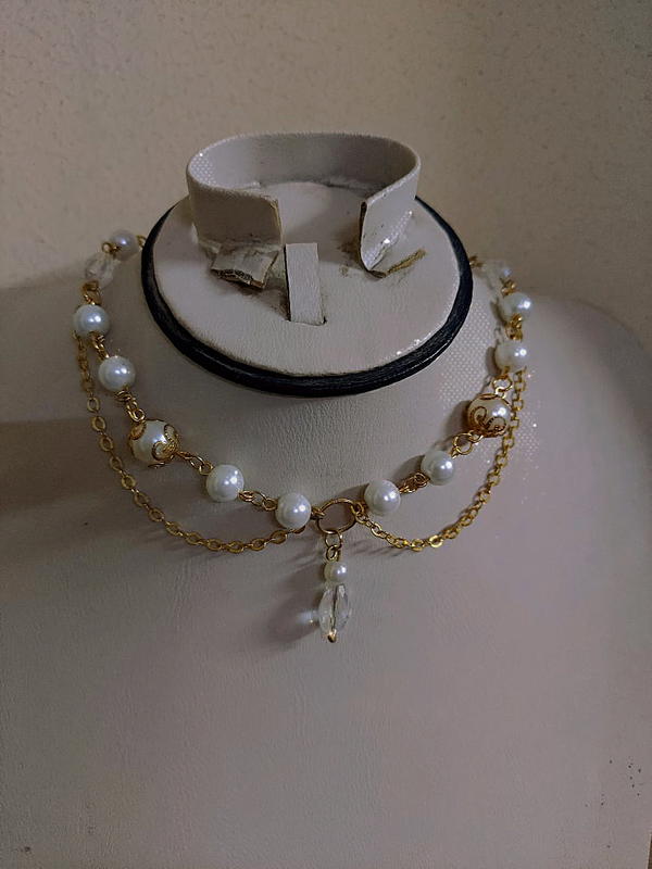 Gold and pearl necklace  Image 2 Preview