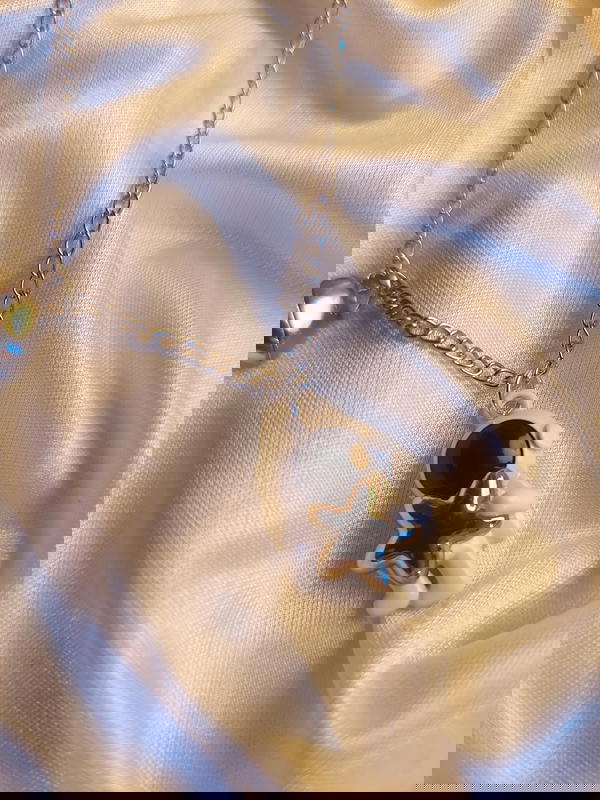Astronaut necklace تقدروا تطلبوا واحده بس أو الاتنين سوا  Image 2 Preview