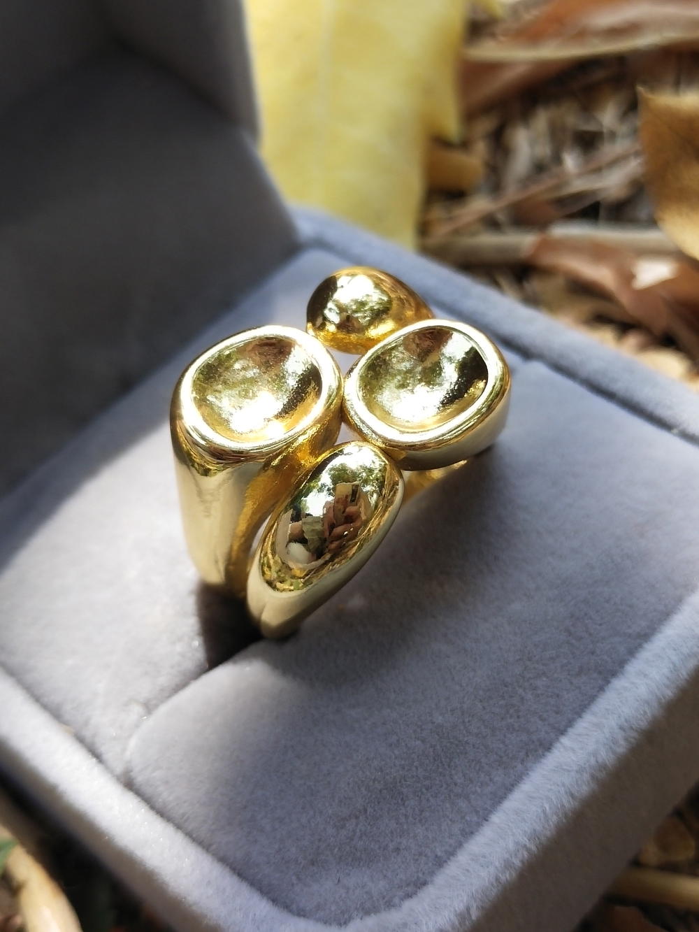 Chunky gold ring Preview Image
