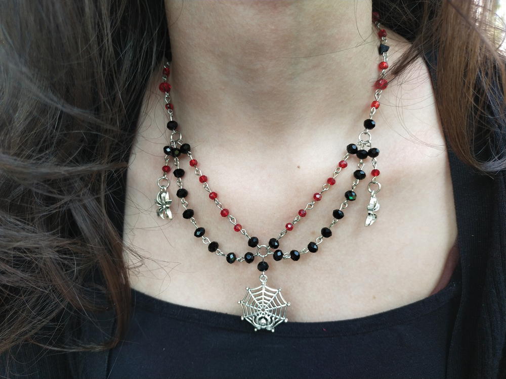 Red necklace 5 Preview Image