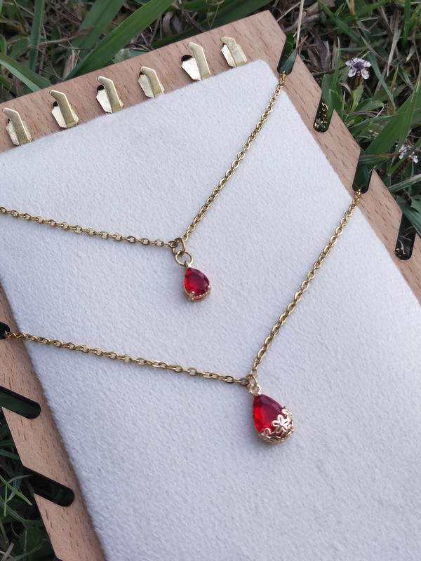 Red necklaces Image 4 Preview