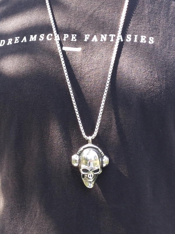 Skull long necklace  Image 2 Preview