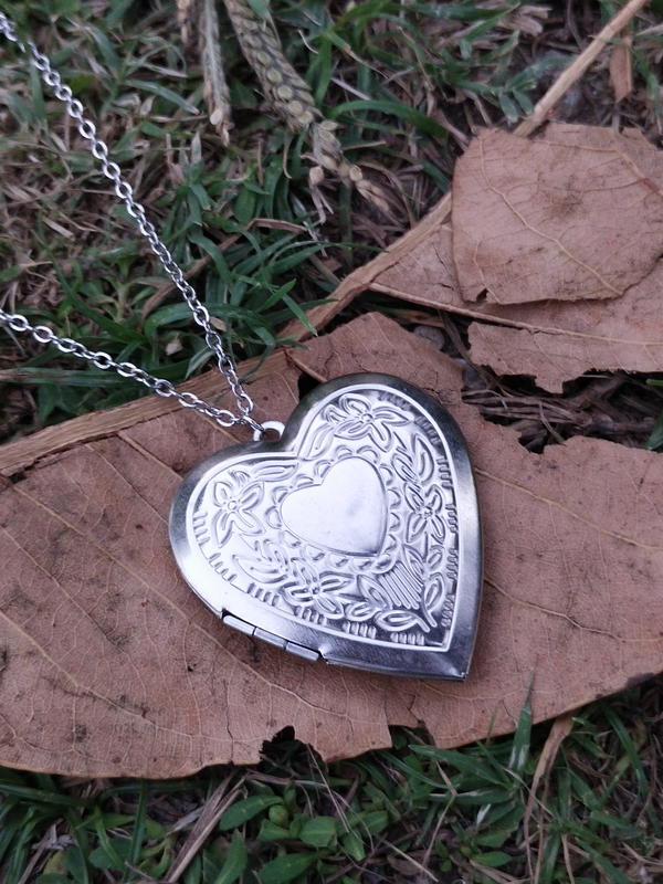 Locket necklace  Image 2 Preview