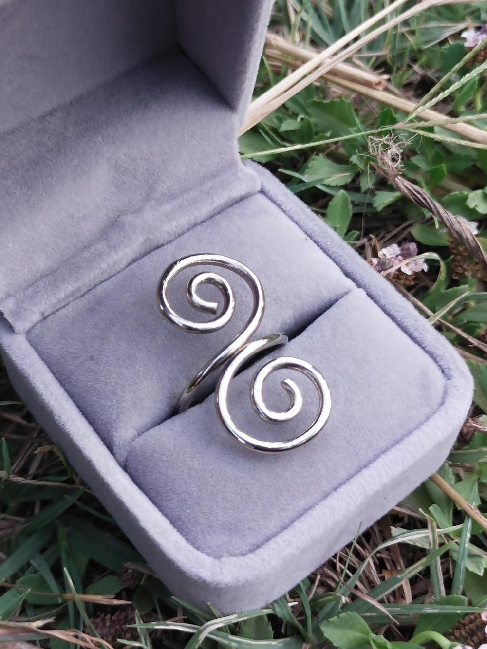 Double spiral ring  Preview Image
