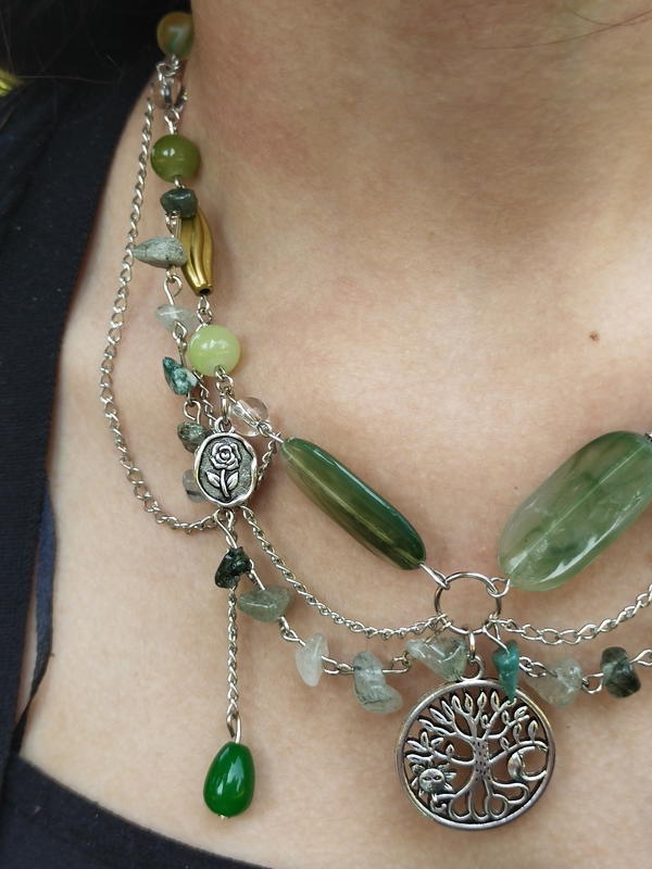 Green necklace 2 Image 2 Preview