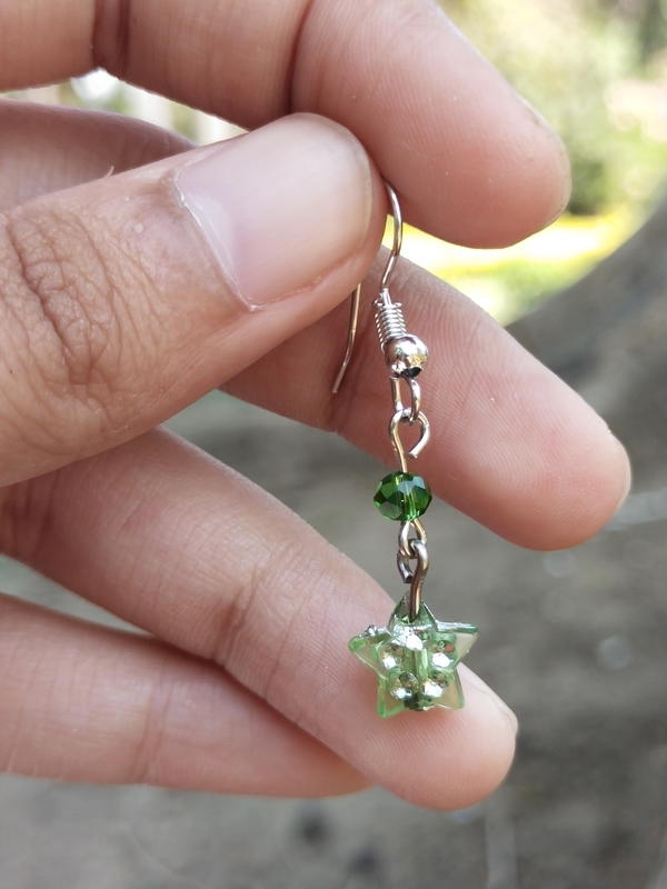 Green star earrings  Image 2 Preview