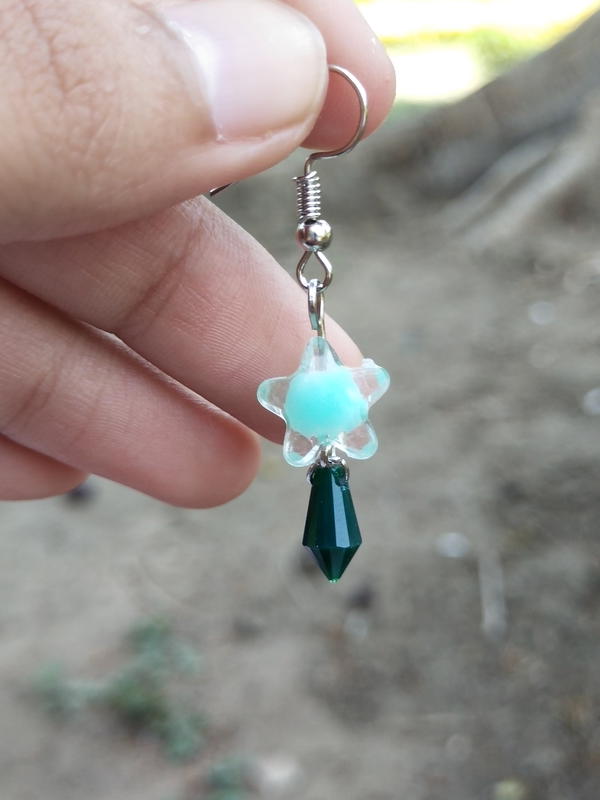 Green star earrings  Image 3 Preview