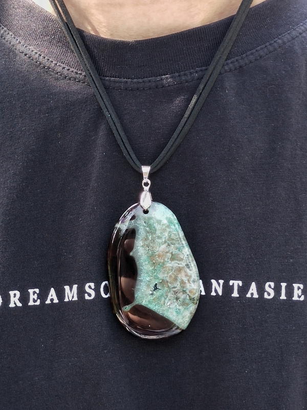 Green stone necklace  Image 2 Preview