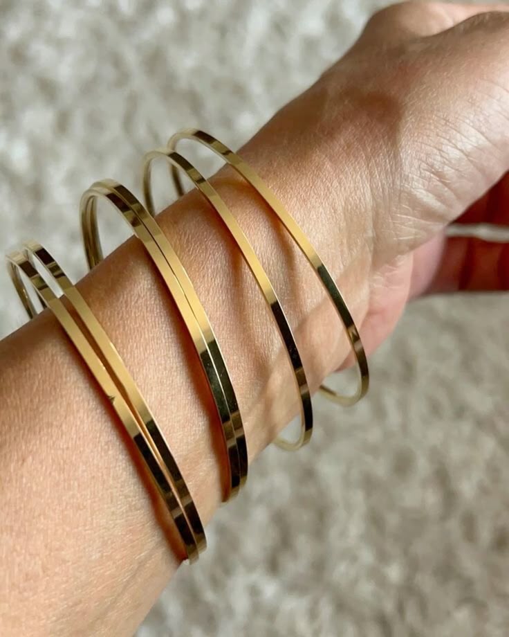 Mirror gold bracelet Preview Image