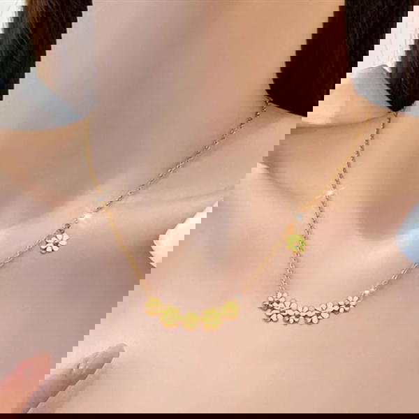 Daisy Bloom Necklace  Image 2 Preview