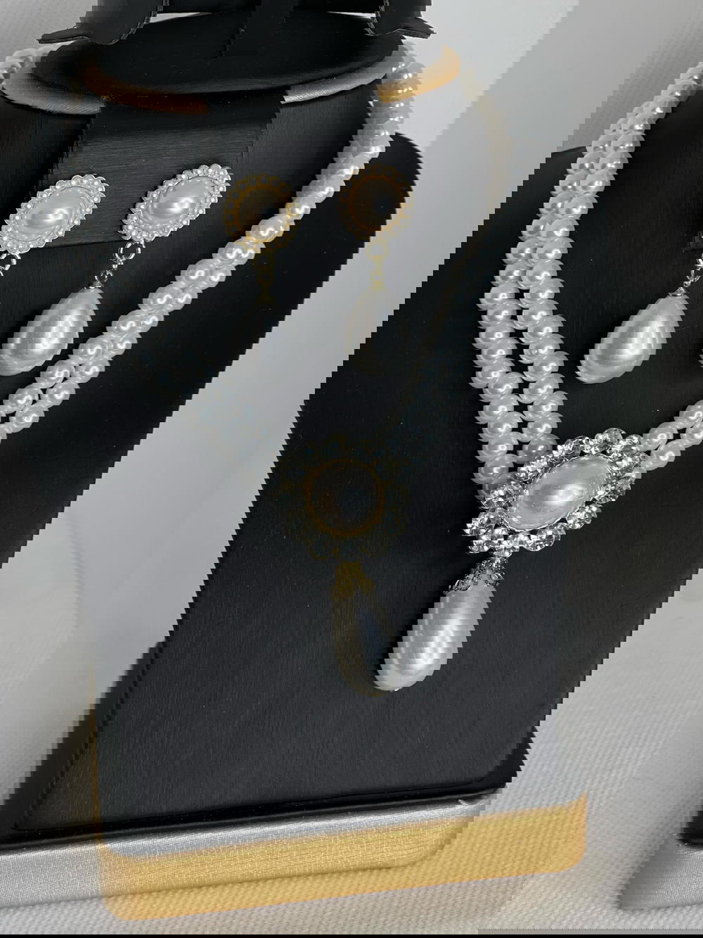 طوق وأقراط بسيط  Preview Image