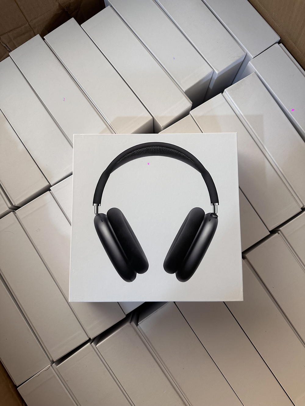 black airpods max Preview Image