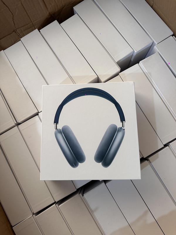 blue airpods max Image 1 Preview