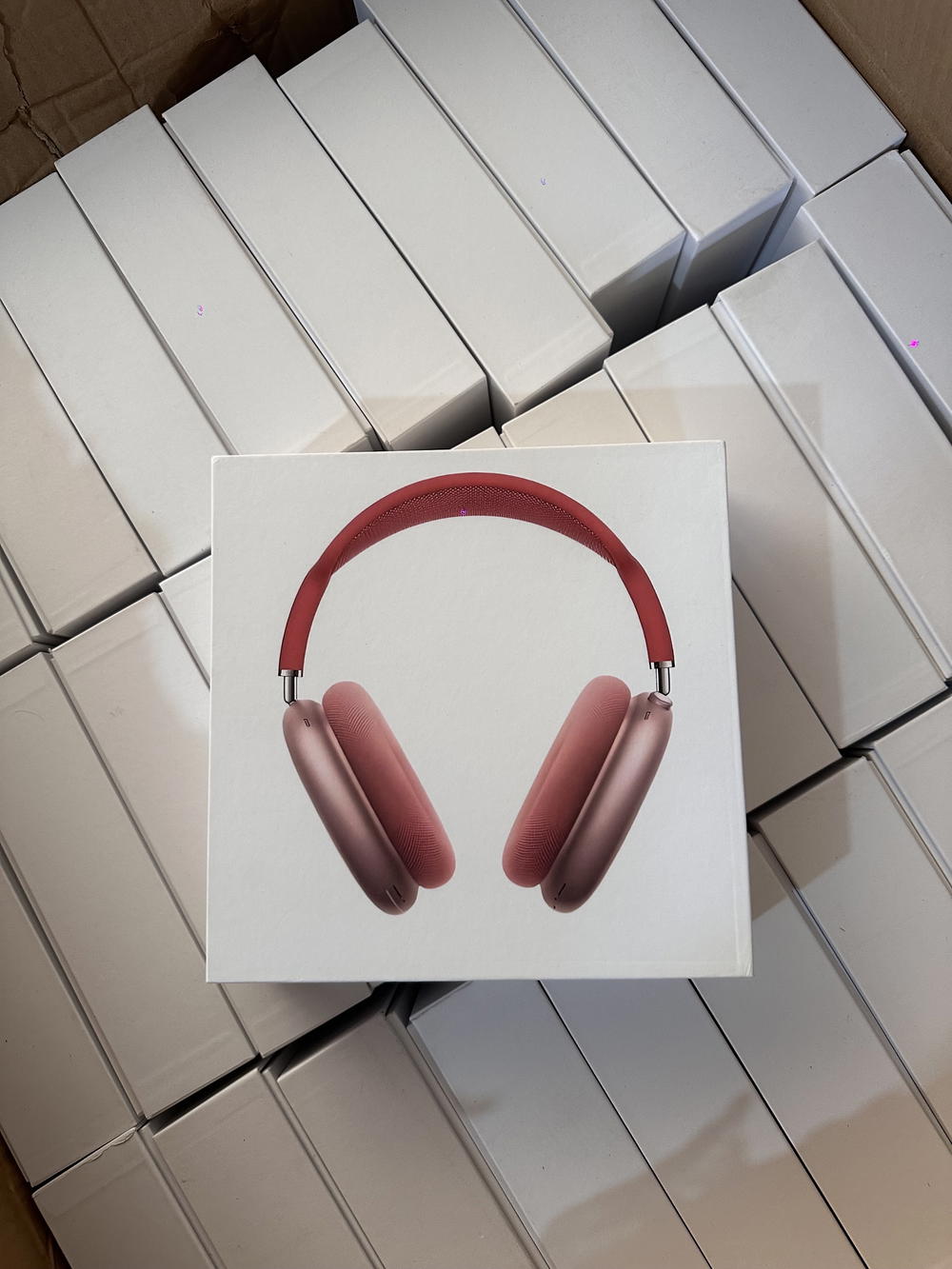 red airpods max Preview Image