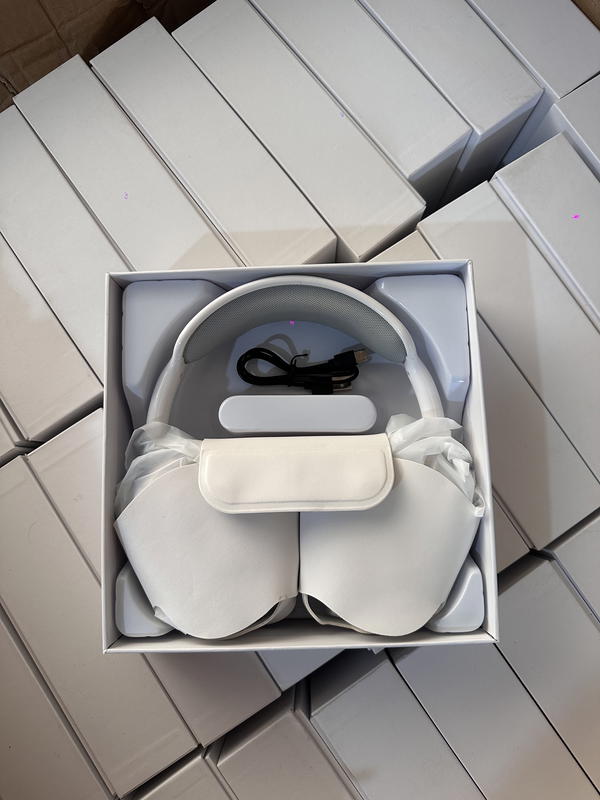 silver airpods max Image 2 Preview