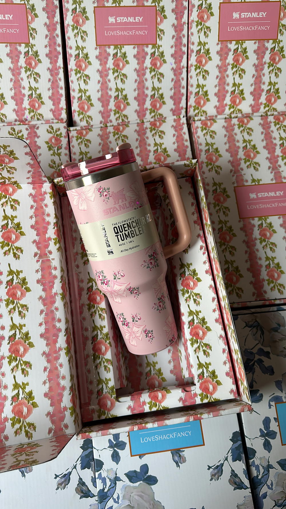 pink stanly box🎀🌷 Preview Image