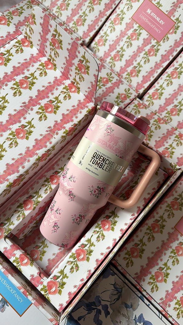 pink stanly box🎀🌷 Image 3 Preview