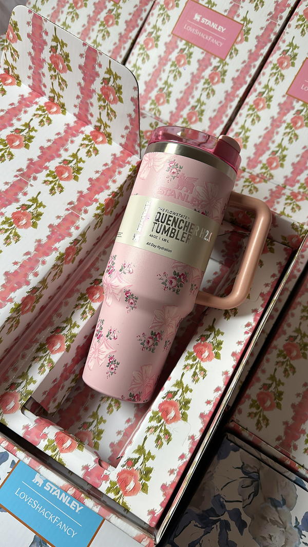 pink stanly box🎀🌷 Image 4 Preview