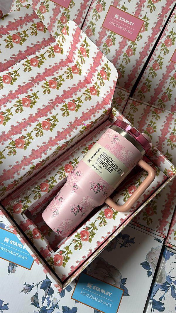 pink stanly box🎀🌷 Image 6 Preview