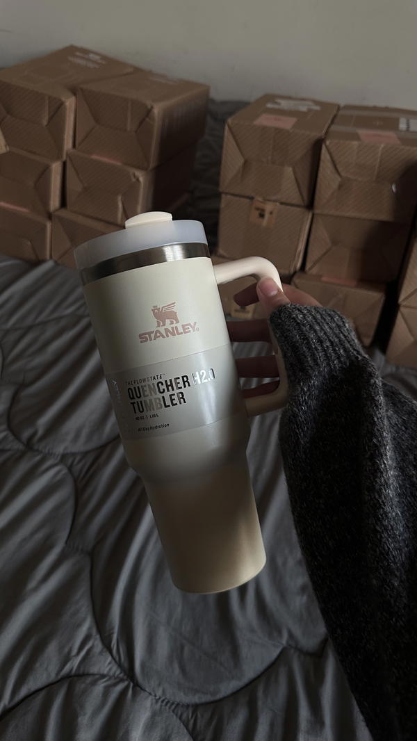 ستانلي كب كريمي اكبر حجم 40oz Image 4 Preview