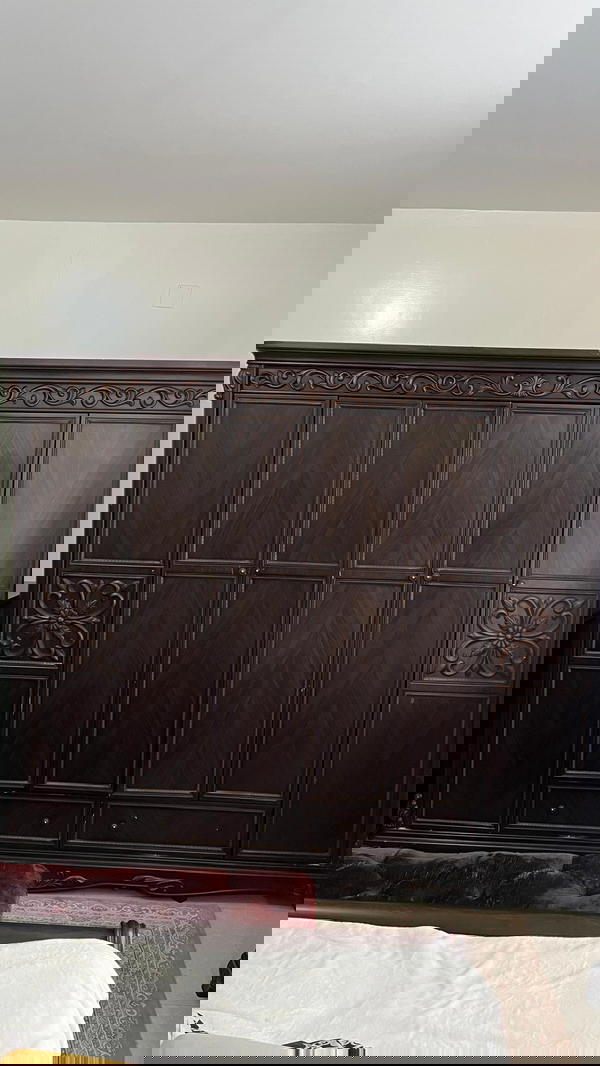 غرفة نوم ملكية فاخرة مستخدم نظيف جدا بسعر مغري  Image 3 Preview