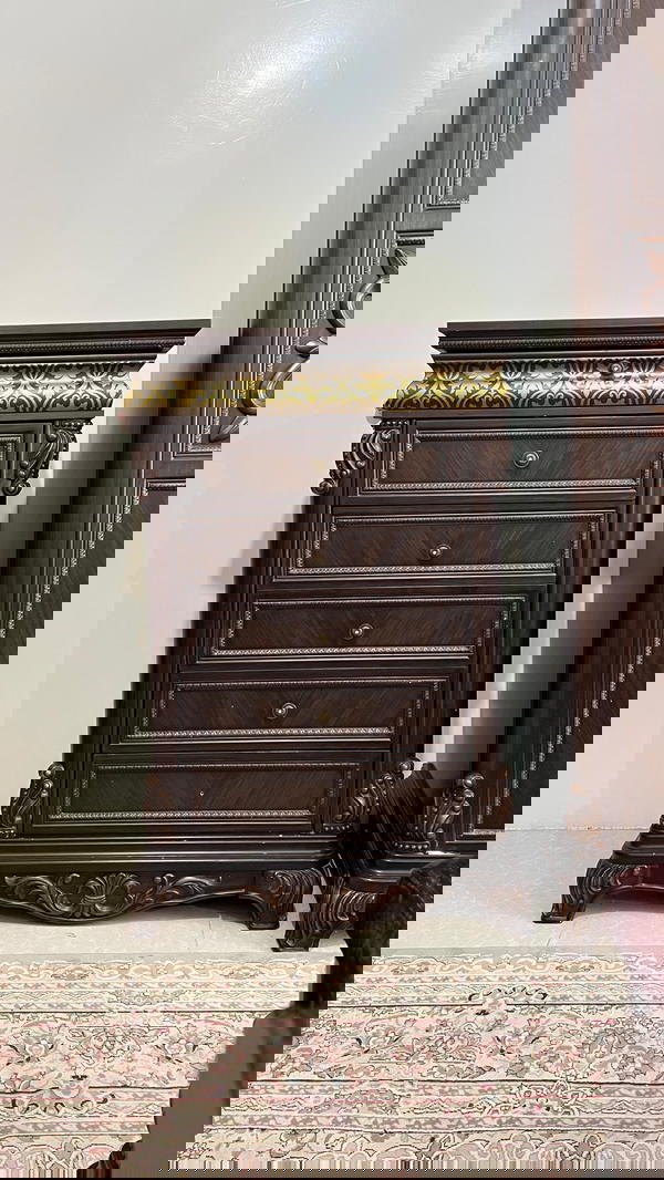 غرفة نوم ملكية فاخرة مستخدم نظيف جدا بسعر مغري  Image 6 Preview