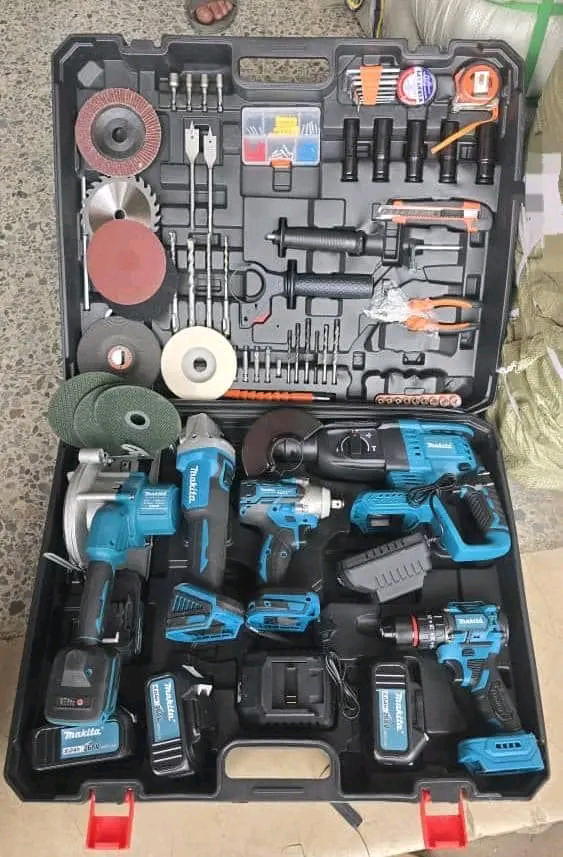 صندوق أدوات ماكيتا المتكاملة: ورشة عمل احترافية محمولة بين يديك! Preview Image