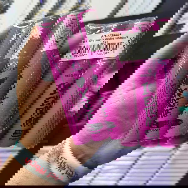 مسكارة اسنس اصلي  Image 1 Preview