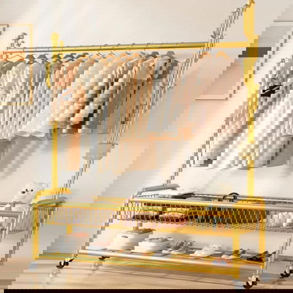 ستاند ملابس ذهبي  Image 1 Preview