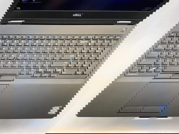 Dell Latitude 5570 Image 2 Preview