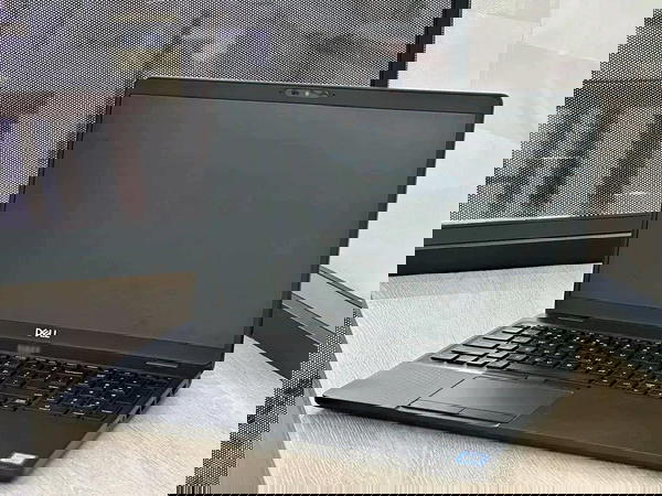 Dell Precision 3540 Image 3 Preview