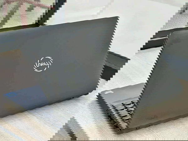 Dell Precision 3540 Image 4 Preview