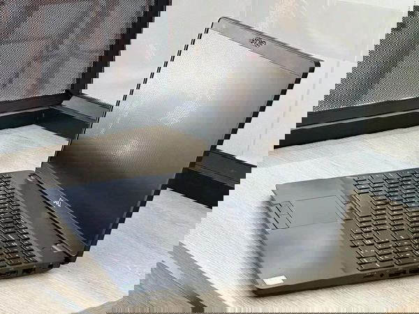 Dell Precision 3540 Image 6 Preview