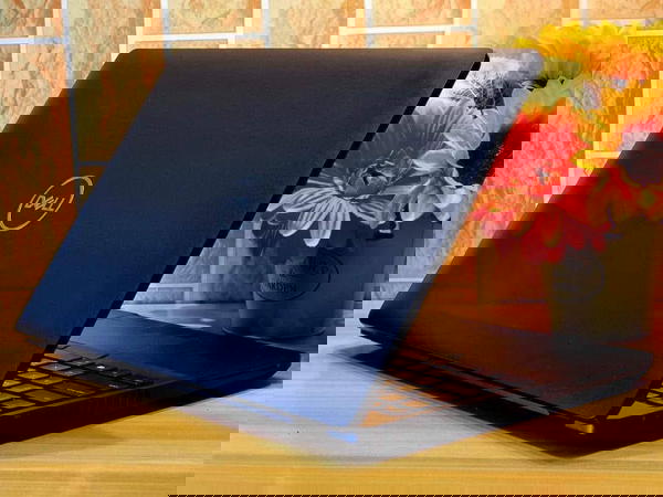 Dell Precision 3541 Image 3 Preview