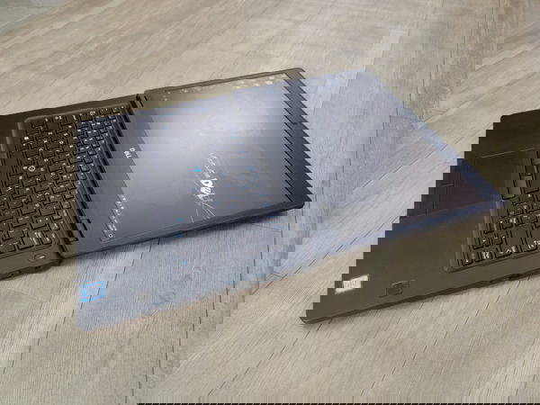 Dell latitude 549 Image 5 Preview